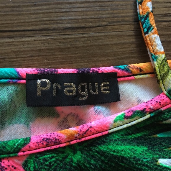 Prague Floral Crop Top - Picture 2 of 3